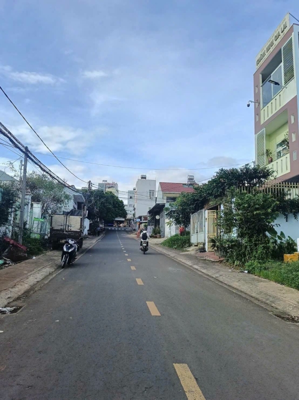 Bán đất mặt tiền Hoàng Văn Thái, phường Pleiku, Gia Lai
