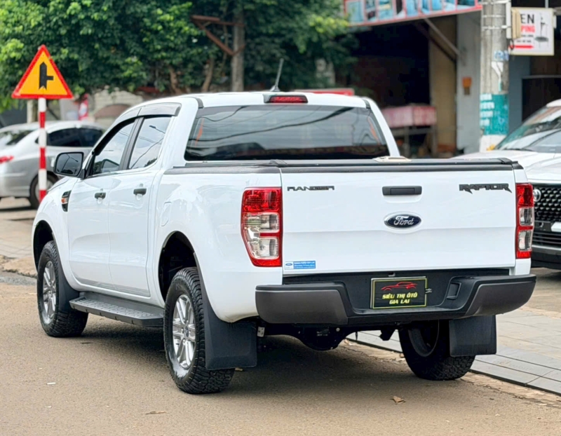 BÁN FORD RANGER XLS 2021